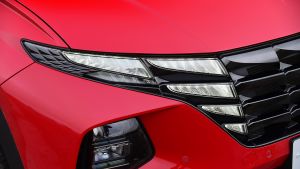 Hyundai Tucson MHEV - front light