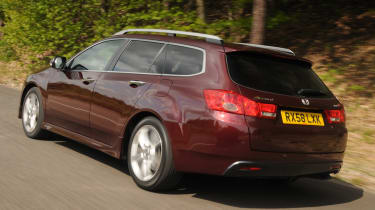 Honda Accord Tourer rear tracking