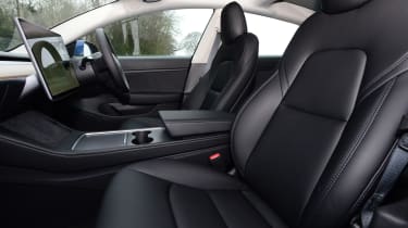 Tesla Model 3 Long Range - front seats
