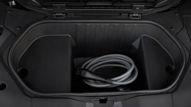 BMW iX4 50 - charging cable
