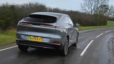 XPeng G6 - rear tracking