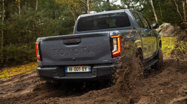 Toyota Hilux - rear off-road