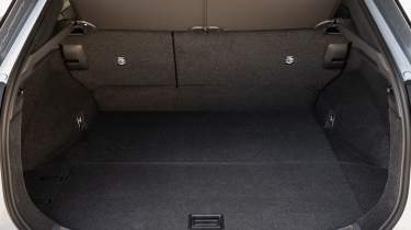 Lexus RZ 550e F Sport - boot
