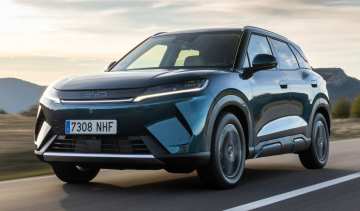 BYD Atto 2 DM-i - front