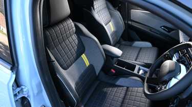 Renault 4 - front seats