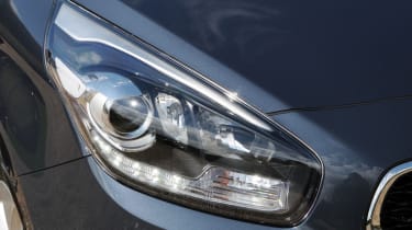 Kia Carens headlight