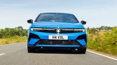 Vauxhall Astra manual - blue hatch front end