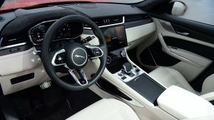 Jaguar F-Pace SVR - cabin