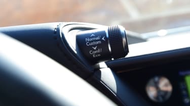 Lexus LS 500h 2018 review - control