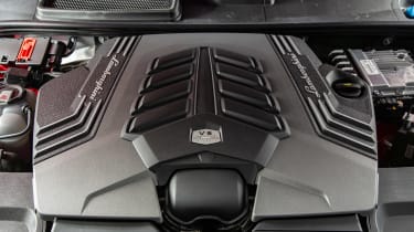 Lamborghini Urus - engine