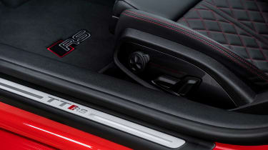 Audi TT RS - sills