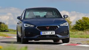 Cupra Leon - front cornering