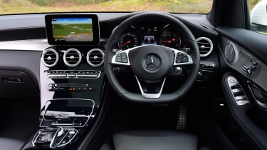 Mercedes GLC vs BMW X3 vs Audi Q5 - Merc interior