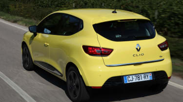 Renault Clio rear tracking