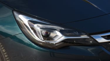 Vauxhall Astra - front light detail