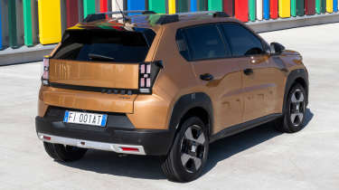 Fiat Grande Panda Hybrid La Prima - rear static