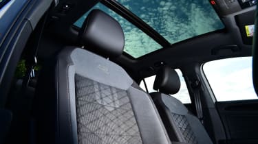 VW T-Roc: front seats