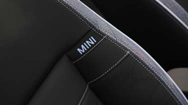 MINI Aceman E Exclusive - seat detail