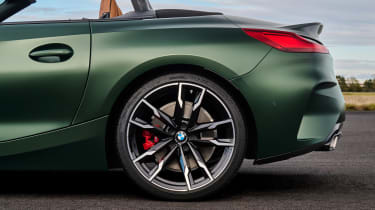BMW Z4 manual - rear wheel