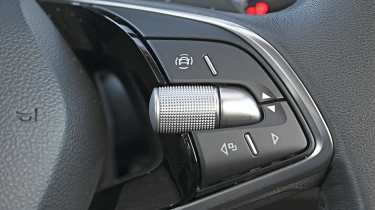 Skoda Superb - steering wheel controls