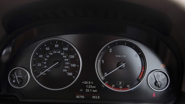 Used BMW 5 Series - dials