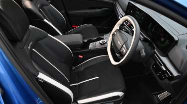 Kia Sportage UK - front seats