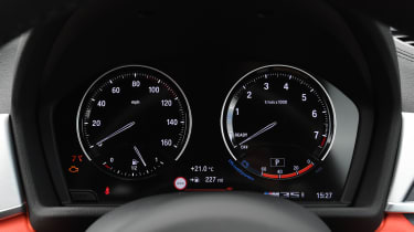 BMW X2 - instrument dials