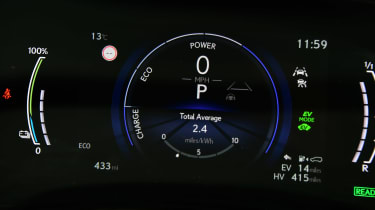 Lexus NX - digital driver&#039;s display