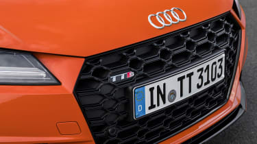 Audi TT S - grille