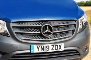 Mercedes%20eVito%2018%20grille.jpg