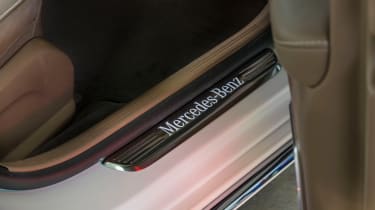 Mercedes E 350 e 2016 - sill plate