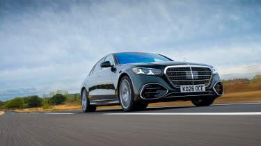 Mercedes S-Class - front tracking