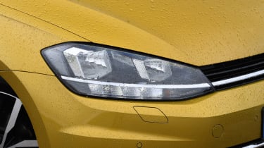 Volkswagen Golf - Headlight