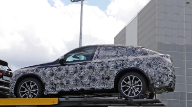 2018 BMW X4 spy shot 