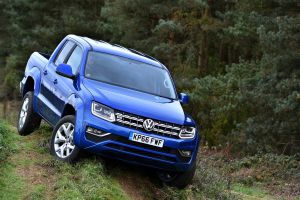 Volkswagen Amarok pick-up 2016 - offroad downhill