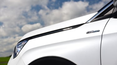 Peugeot 5008 - front wing