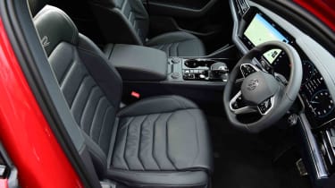 Volkswagen Touareg 3.0 TDI 4MOTION Black Edition – front seat