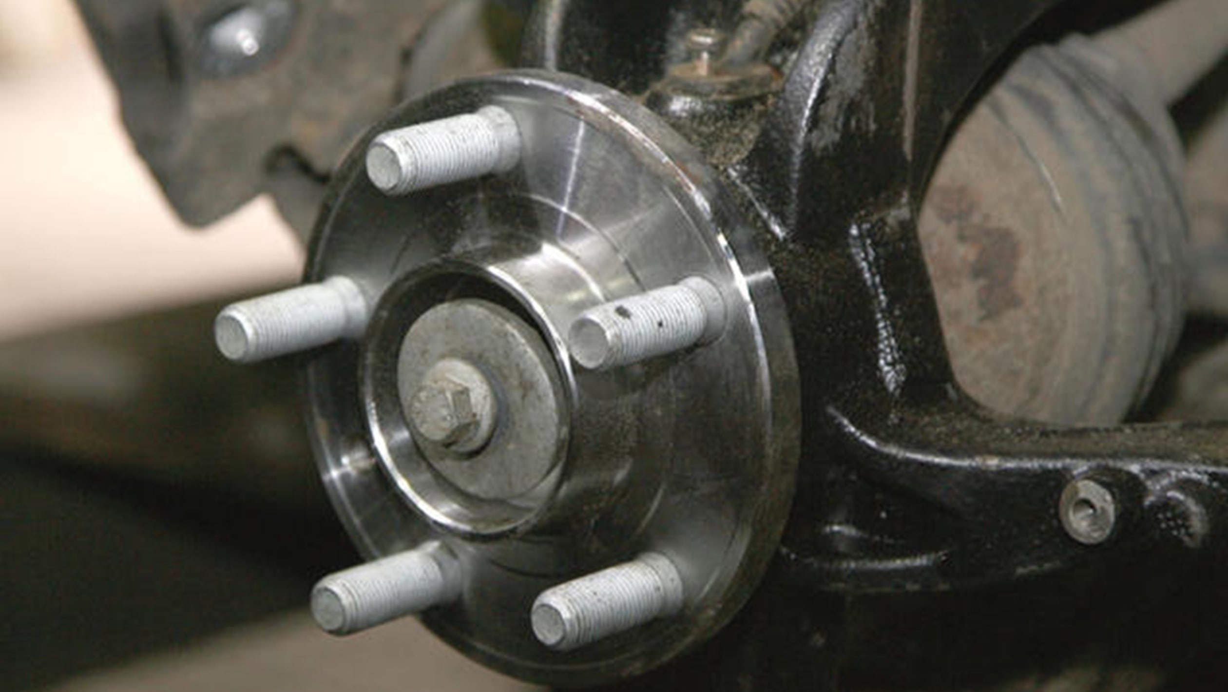 How to replace the wheel bearings on a Freelander 2 pictures Auto