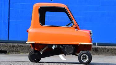 Peel P50 - side