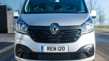 Renault Traffic Sport front grille