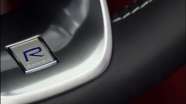Volvo XC40 leaked - steering wheel detail