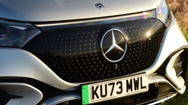 Mercedes EQE SUV - grille