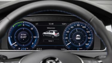 Volkswagen e-Golf - dials