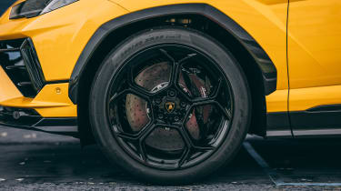  Lamborghini Urus Performante - front wheel