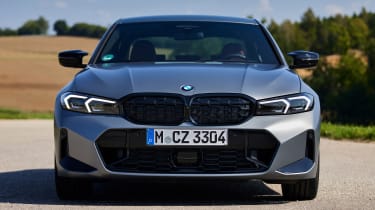 BMW 3 Series.- full front