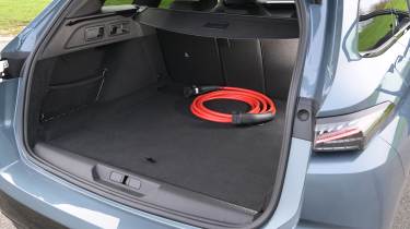 Peugeot E-308 SW facelift - boot with charging cable 