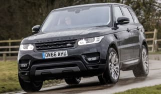 Range Rover Sport HSE MY2017 - front cornering