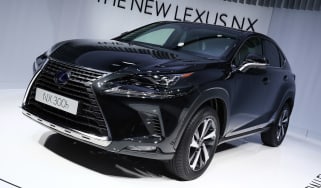 Frankfurt - Lexus NX 300h - front