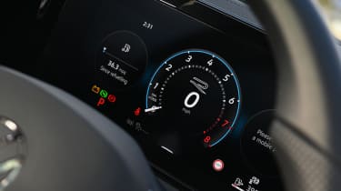 Volkswagen Tiguan - digital drivers display