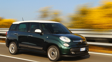 Fiat 500L in action